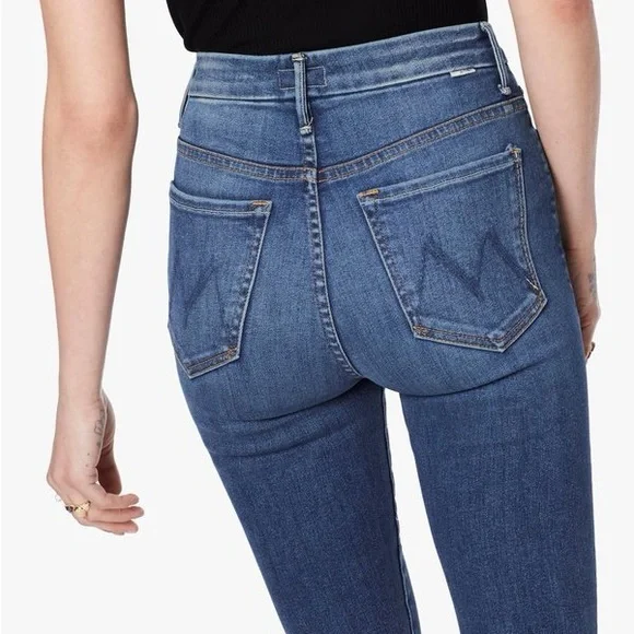 MOTHER High-waisted Looker Ankle Fray jeans in Big Sky (faded blue) - Picture 3 of 13